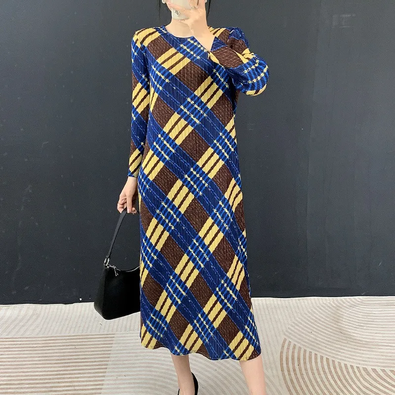 Miyake Pleated Printed Dresses Loose Round Neck Long Sleeve Elegant Slim Fold Dress 2026 Spring Autumn Women Slim Stylish Dress
Miyake Pleated Printed Dresses Loose Round Neck Long Sleeve Elegant Slim Fold Dress 2026 Spring Autumn Women Slim Stylish Dress