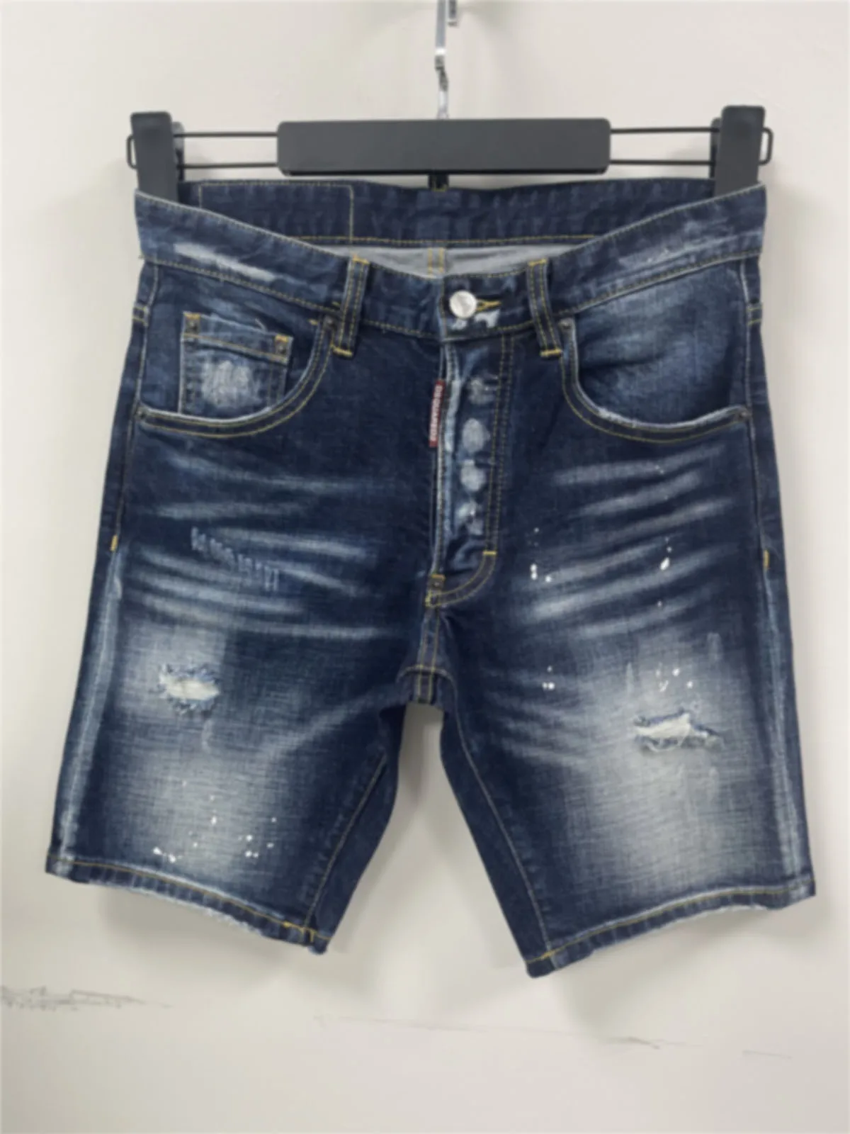 2024 Spring/Summer New D2 Jeans Trendy Men's Washed Worn Hole Patches Painted Slim Fit Micro Elastic denim shorts Men's
2024 Spring/Summer New D2 Jeans Trendy Men's Washed Worn Hole Patches Painted Slim Fit Micro Elastic denim shorts Men's