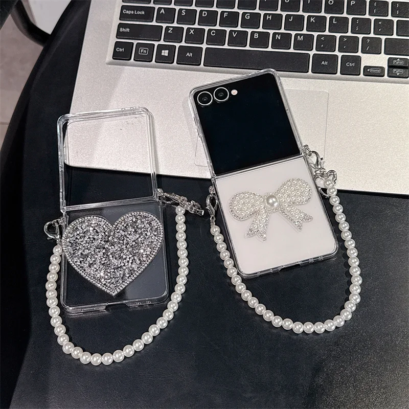 Luxury Pearl Chain Clear Phone Case For Samsung Galaxy Z Flip 5 6 7 8 Rhinestone Heart Bow Transparent Shockproof Cover Girls
Luxury Pearl Chain Clear Phone Case For Samsung Galaxy Z Flip 5 6 7 8 Rhinestone Heart Bow Transparent Shockproof Cover Girls