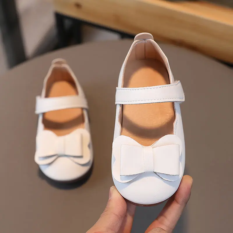 Children Girls Cute Bow Leather Shoes Spring Summer Fashion Casual Soft Bottom Flat Princess Shoes Single Shoes
Children Girls Cute Bow Leather Shoes Spring Summer Fashion Casual Soft Bottom Flat Princess Shoes Single Shoes