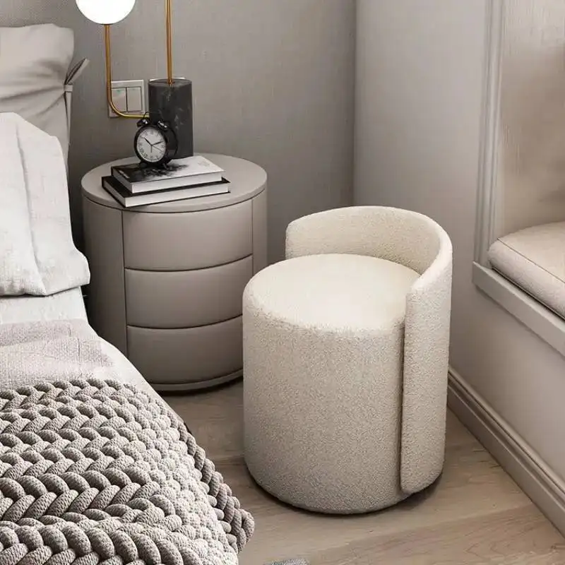 Vanity Modern Luxury Designer Stool Makeup Stool Nordic Makeup Minimalist Small White Artist Tabouret Chambre Room Furniture
Vanity Modern Luxury Designer Stool Makeup Stool Nordic Makeup Minimalist Small White Artist Tabouret Chambre Room Furniture