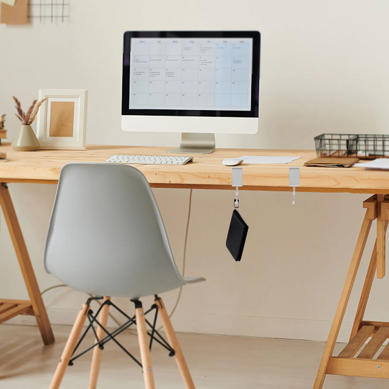 4 Pcs Desk Clamp Hooks Bag Hanger Backpack Holder Headphone Stand Compact Storage Organizer Home Office School Table
4 Pcs Desk Clamp Hooks Bag Hanger Backpack Holder Headphone Stand Compact Storage Organizer Home Office School Table