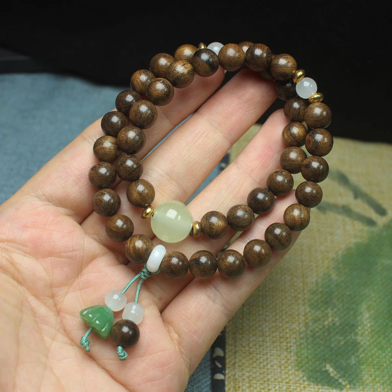 Milky Sandalwood 0.8mm Double-Loop Bracelet Couple's Jewelry Lotus Pendant Buddhist Prayer Beads
Milky Sandalwood 0.8mm Double-Loop Bracelet Couple's Jewelry Lotus Pendant Buddhist Prayer Beads