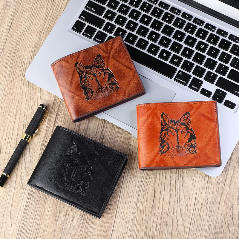 Низкая цена, новая повседневная короткая кошелек для мужчин, мужские держатели для карт для отдыха, мужская тонкая мини-сумка с волком, кожаные зажимы для денег, кошелек для мальчиков C270
Низкая цена, новая повседневная короткая кошелек для мужчин, мужские держатели для карт для отдыха, мужская тонкая мини-сумка с волком, кожаные зажимы для денег, кошелек для мальчиков C270