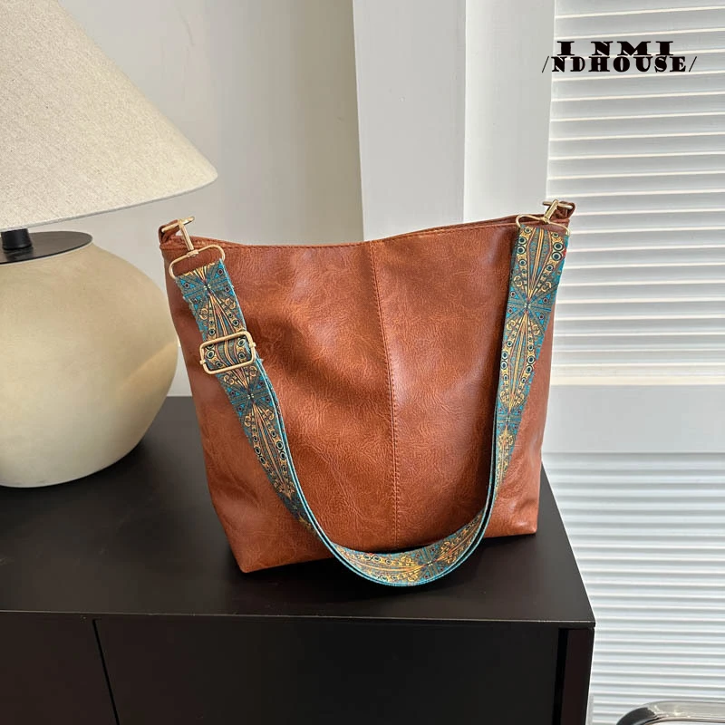 Vintage Large Capacity Tote Bag, Retro Vegan Shoulder Bag, Women's Casual Handbag For Commute
Vintage Large Capacity Tote Bag, Retro Vegan Shoulder Bag, Women's Casual Handbag For Commute