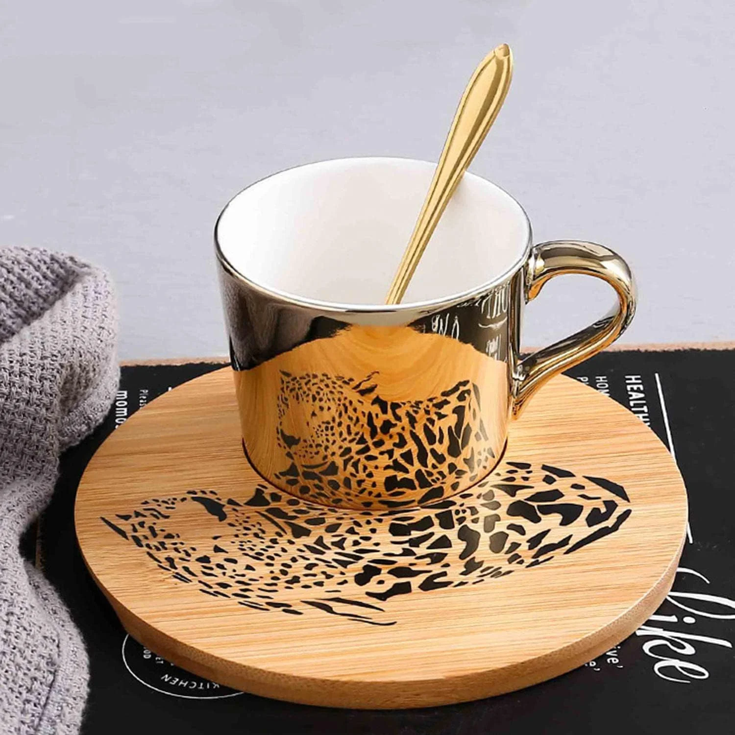 8.5 oz Mirror Reflection Ceramic Coffee Mug Set - Ideal for Coffee, Milk, and Tea - Reusable Cups and Saucers - Perfect for Espr
8.5 oz Mirror Reflection Ceramic Coffee Mug Set - Ideal for Coffee, Milk, and Tea - Reusable Cups and Saucers - Perfect for Espr