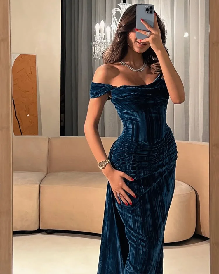 Evening Luxury Party Dresses Dubai Vintage Dark Blue Shiny Formal Occasion Prom Gowns Mermaid Customized أطقم فساتين
Evening Luxury Party Dresses Dubai Vintage Dark Blue Shiny Formal Occasion Prom Gowns Mermaid Customized أطقم فساتين