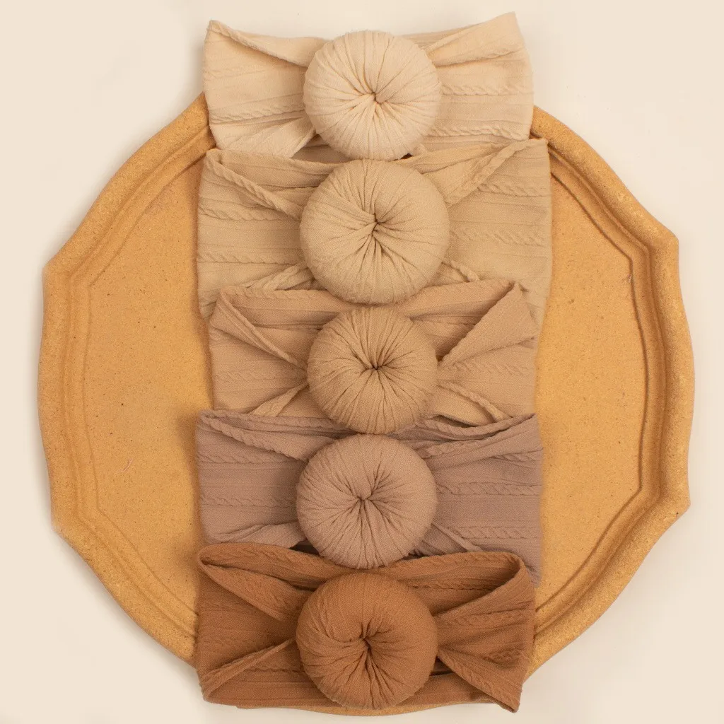 New Baby Coffee Headscarf Set Coffee Color Donut Children's Headband Combination Soft Baby Hair Accessories
New Baby Coffee Headscarf Set Coffee Color Donut Children's Headband Combination Soft Baby Hair Accessories