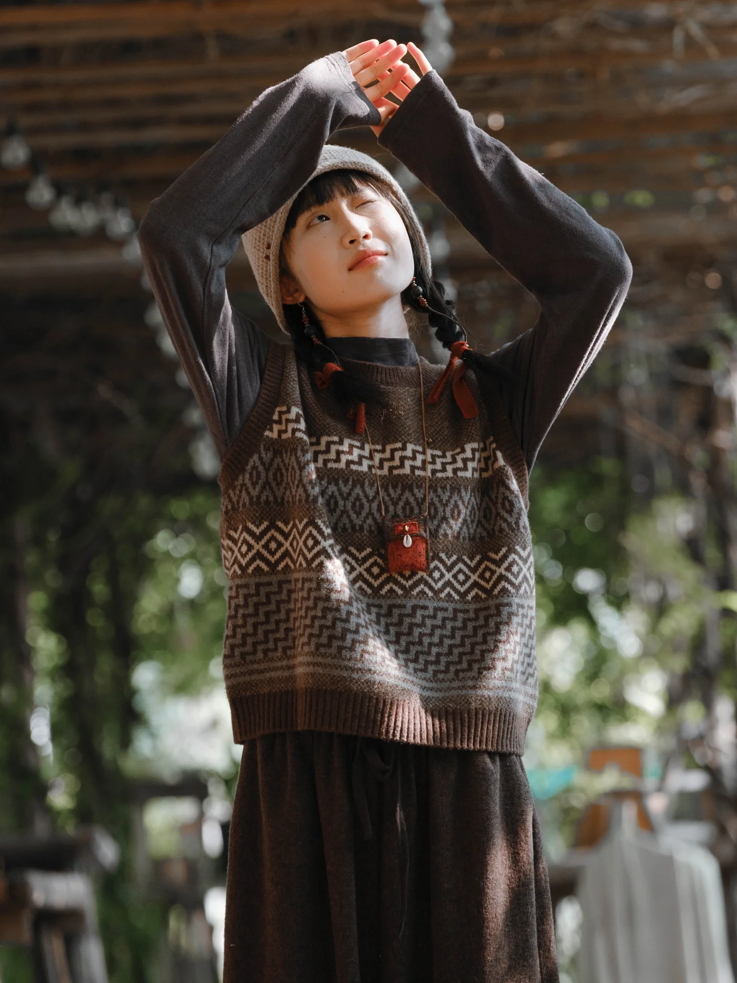 Namsan Indigo шерстяной жилет Fair Isle 5800, женский модный круглый пуловер без застежки на пуговицах
Namsan Indigo шерстяной жилет Fair Isle 5800, женский модный круглый пуловер без застежки на пуговицах