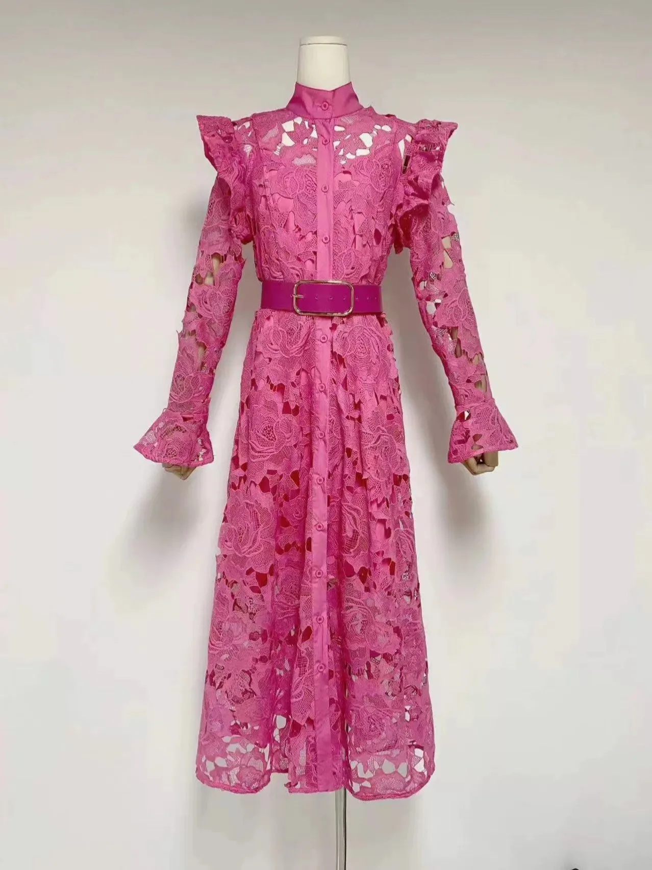 2024 Spring Summer Hollow Out Lace Long Dress Women Elegant Long Sleeve Stand Collar Chic Vintage Ruffles Party Vestidos F306
2024 Spring Summer Hollow Out Lace Long Dress Women Elegant Long Sleeve Stand Collar Chic Vintage Ruffles Party Vestidos F306