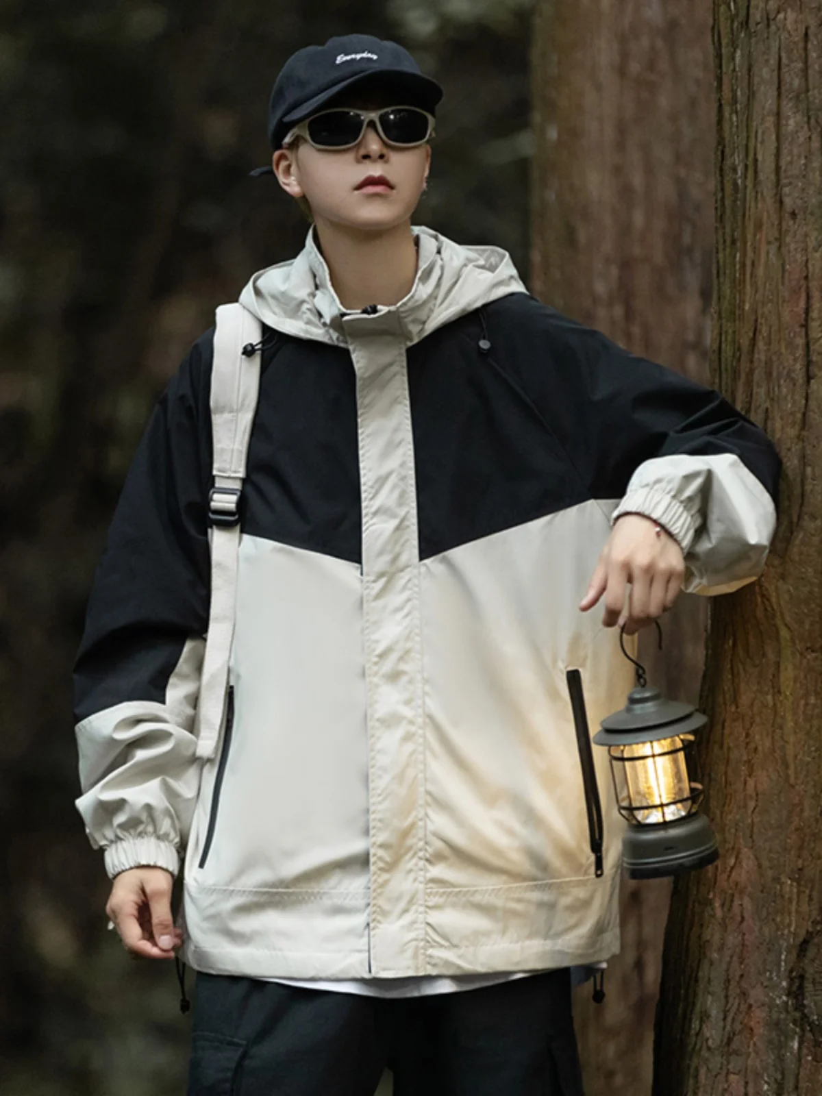 Мужская демисезонная куртка с капюшоном в стиле пэчворк, американский тренд, для активного отдыха, ветрозащитная, с длинными рукавами, на молнии, повседневная
Мужская демисезонная куртка с капюшоном в стиле пэчворк, американский тренд, для активного отдыха, ветрозащитная, с длинными рукавами, на молнии, повседневная