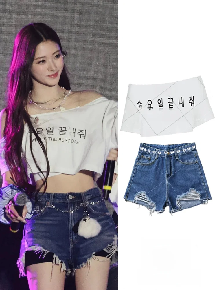 White One-Shoulder Print T-Shirt And Short Pants Set for Women Summer Cotton Casual Fashion Hole Exposure Sexy Girl Outfit
White One-Shoulder Print T-Shirt And Short Pants Set for Women Summer Cotton Casual Fashion Hole Exposure Sexy Girl Outfit