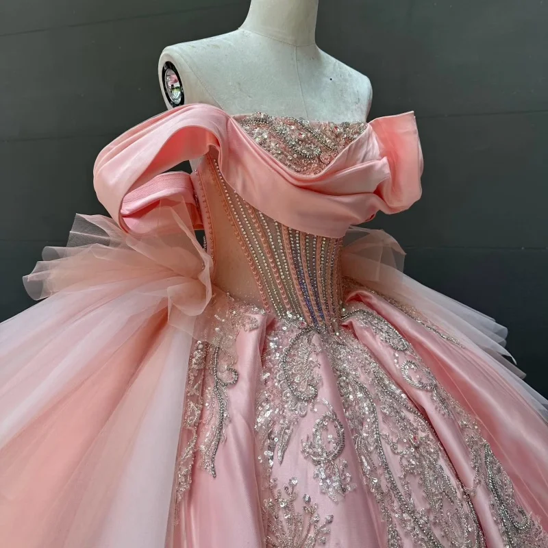 Customized Pink Off Shoulder Quinceanera Dress crystal sequin applique Lace flower layering vestidos de 15 Quinceanera
Customized Pink Off Shoulder Quinceanera Dress crystal sequin applique Lace flower layering vestidos de 15 Quinceanera