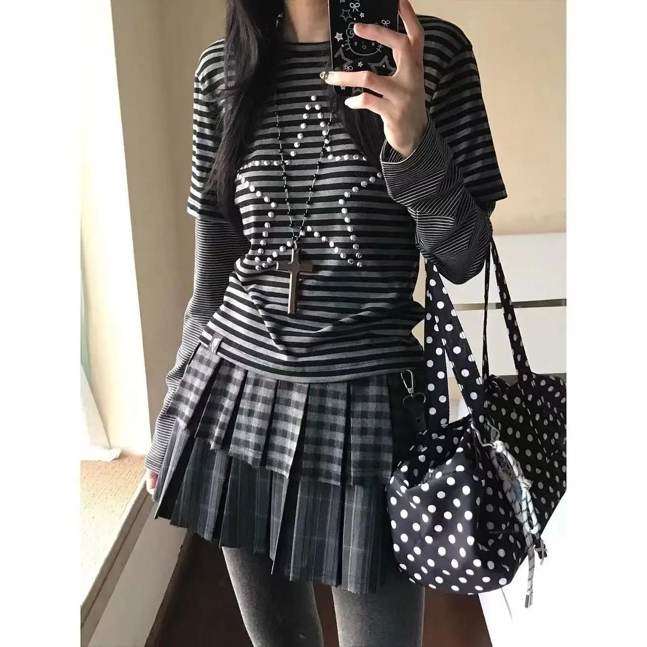 New Y2K Vintage Plaid Raw-edge Midi Skirt for Women, Double-layer Layered Pleated Check Mini Skirt
New Y2K Vintage Plaid Raw-edge Midi Skirt for Women, Double-layer Layered Pleated Check Mini Skirt
