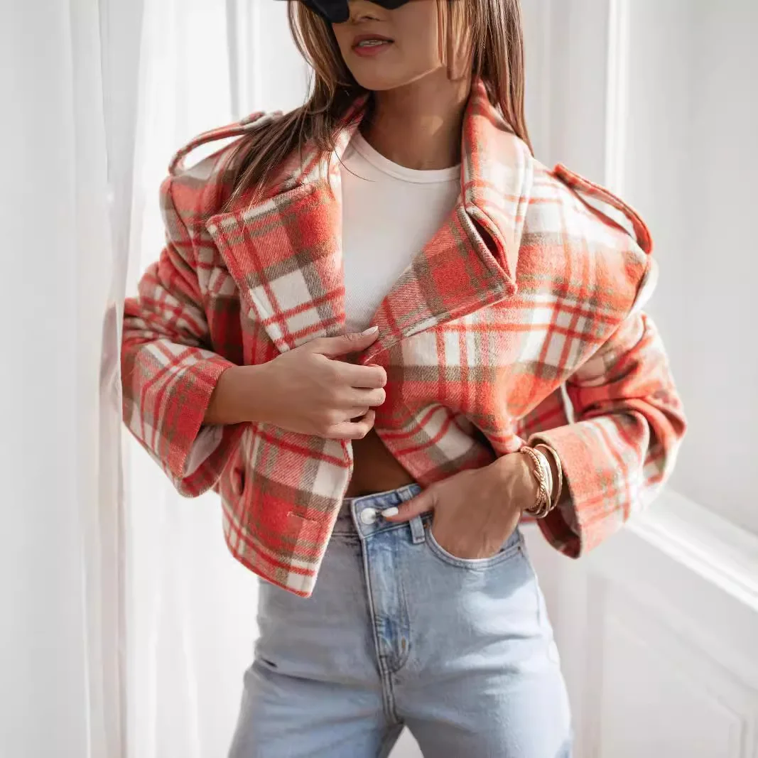 Autumn Winter Fashion British Lapels Plaid Tweed Small Jacket Female Woolen Tweed Coat Short Top Design Women's Clothing Trends
Autumn Winter Fashion British Lapels Plaid Tweed Small Jacket Female Woolen Tweed Coat Short Top Design Women's Clothing Trends