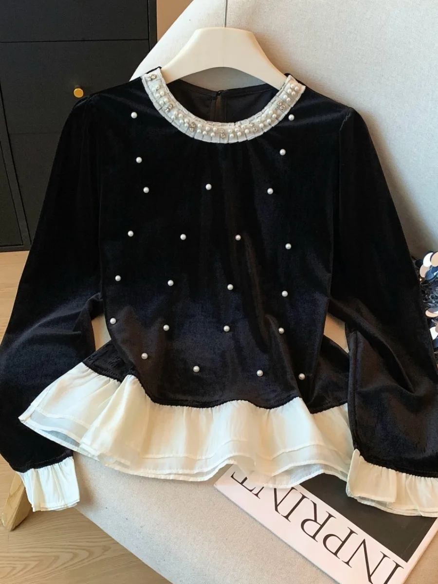 Velvet Shirt Women's Autumn Winter High-End Feelings Self-Kept Design Bead Splicing Lace Long Sleeve round Neck Short Type
Velvet Shirt Women's Autumn Winter High-End Feelings Self-Kept Design Bead Splicing Lace Long Sleeve round Neck Short Type