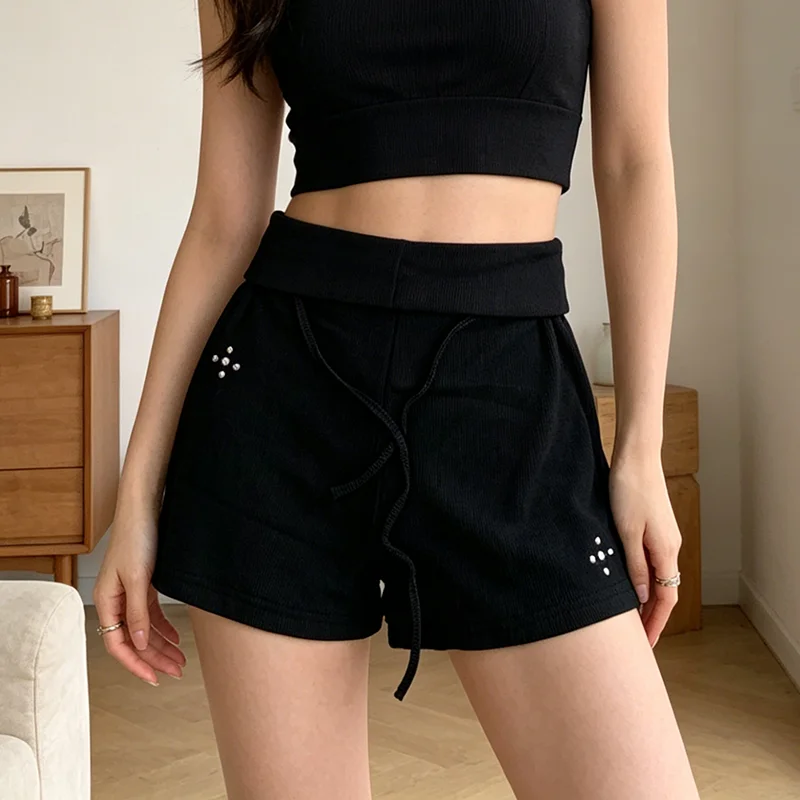 Solid Color Ribbed Rhinestone Fold Over Shorts for Women Summer High Waist Drawstring Loose A-Line Casual Streetwear Bottoms
Solid Color Ribbed Rhinestone Fold Over Shorts for Women Summer High Waist Drawstring Loose A-Line Casual Streetwear Bottoms
