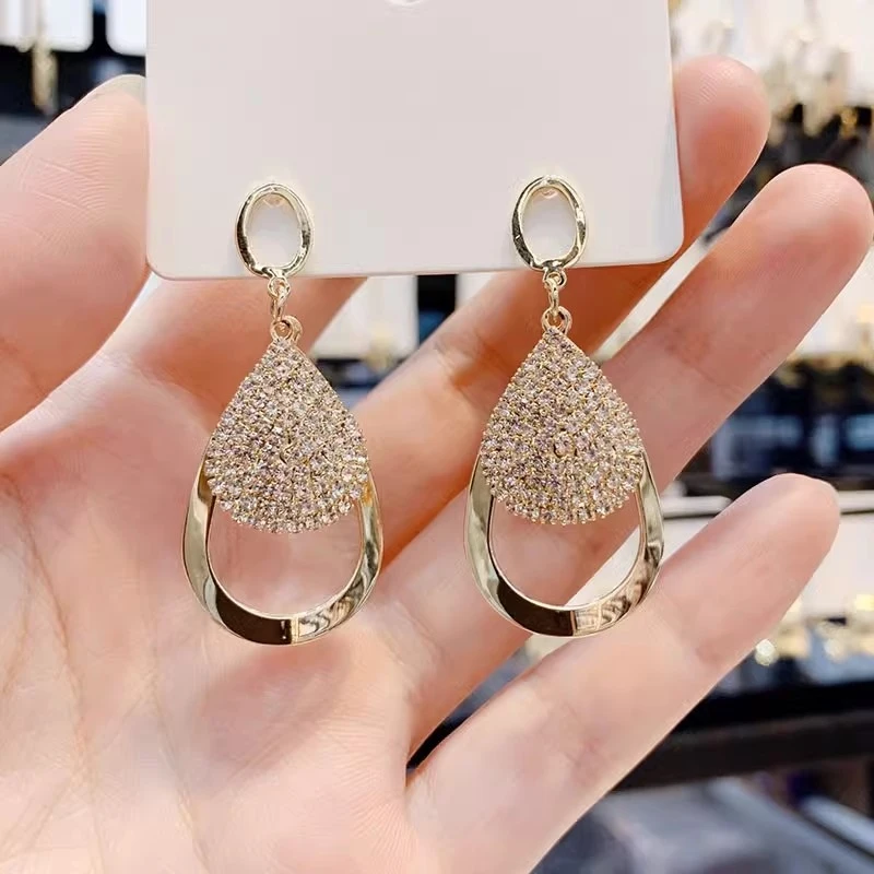 Luxury 18K Gold New Style High-End Fashion Full Diamond Teardrop Earrings For Women, Delicate Fine Jewelry
Luxury 18K Gold New Style High-End Fashion Full Diamond Teardrop Earrings For Women, Delicate Fine Jewelry