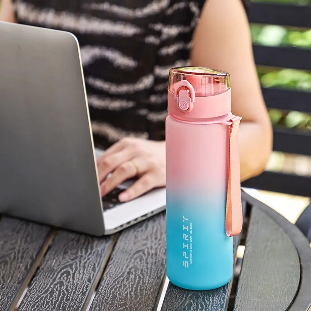 PC Sports Water Bottle Leak Proof Portable Handle Colorful Plastic Cup 650ml/1000ml Large Capacity Outdoor Sports Kettle
PC Sports Water Bottle Leak Proof Portable Handle Colorful Plastic Cup 650ml/1000ml Large Capacity Outdoor Sports Kettle