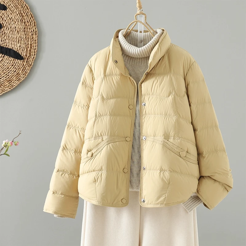 Women's Loose Fit 90 White Du down Jaet Stand Collar Lightweight Autumn Winter New Sle Retro Side ket Faionable Coat
Women's Loose Fit 90 White Du down Jaet Stand Collar Lightweight Autumn Winter New Sle Retro Side ket Faionable Coat