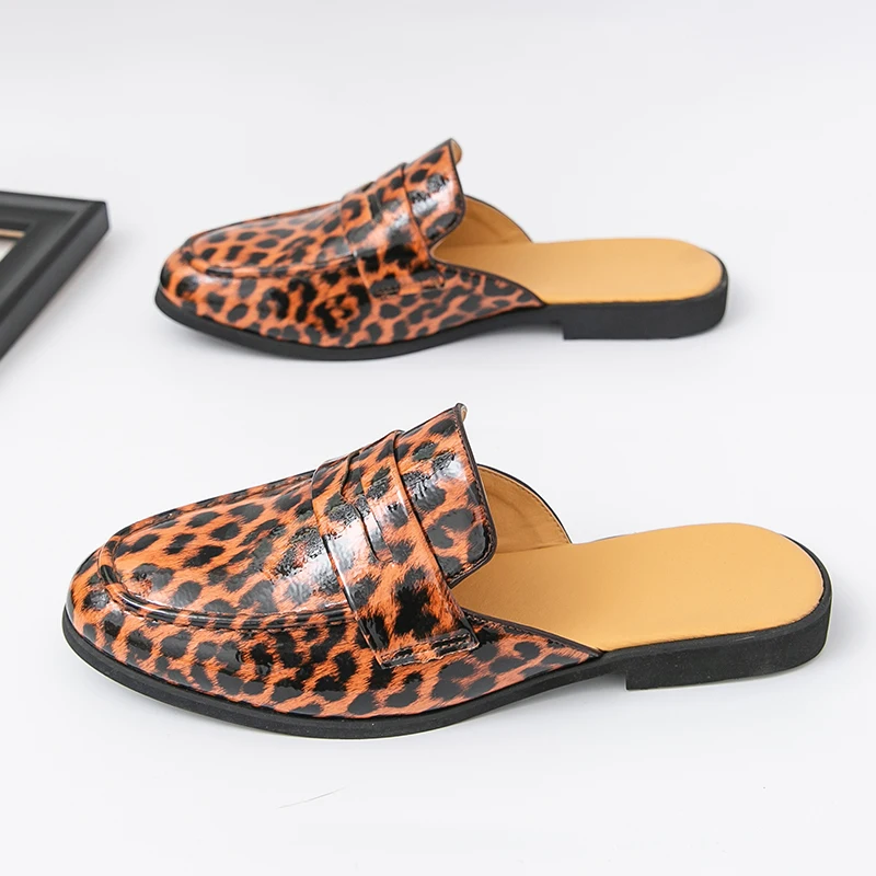 New Men Couple Slippers Lightweight Comfortable Fashionable Breathable Indoor Outdoor Half Slippers with One Foot Size 38-46
New Men Couple Slippers Lightweight Comfortable Fashionable Breathable Indoor Outdoor Half Slippers with One Foot Size 38-46