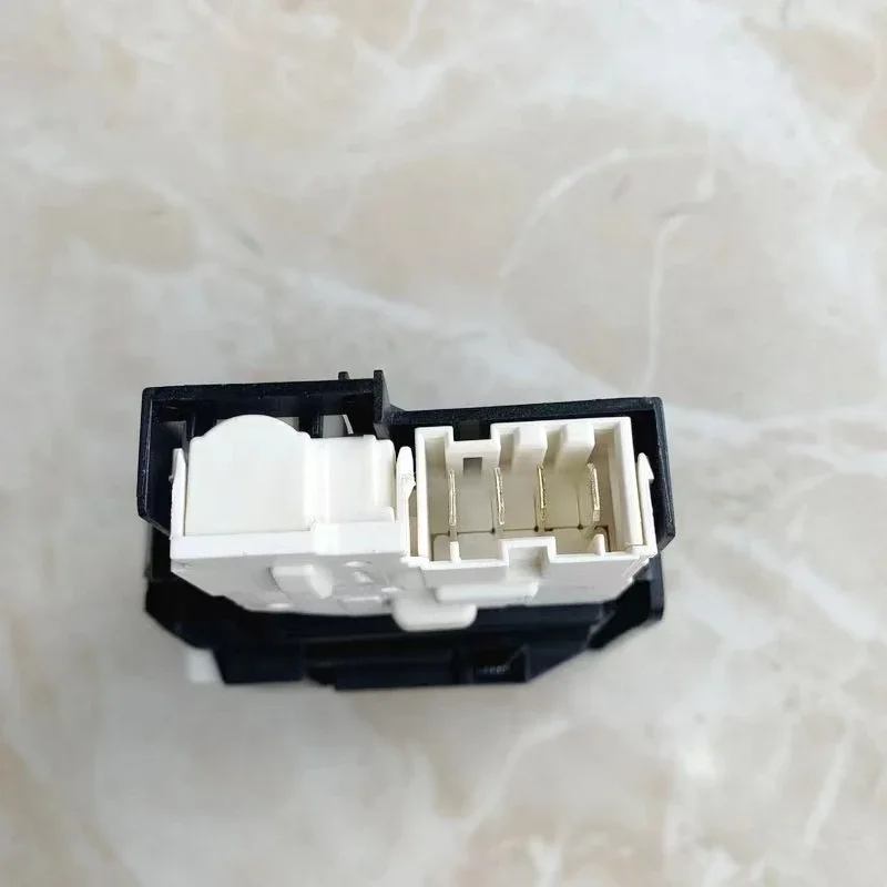 1PC New original for LG drum washing machine parts delay door lock EBF61315801 door switch replacement
1PC New original for LG drum washing machine parts delay door lock EBF61315801 door switch replacement
