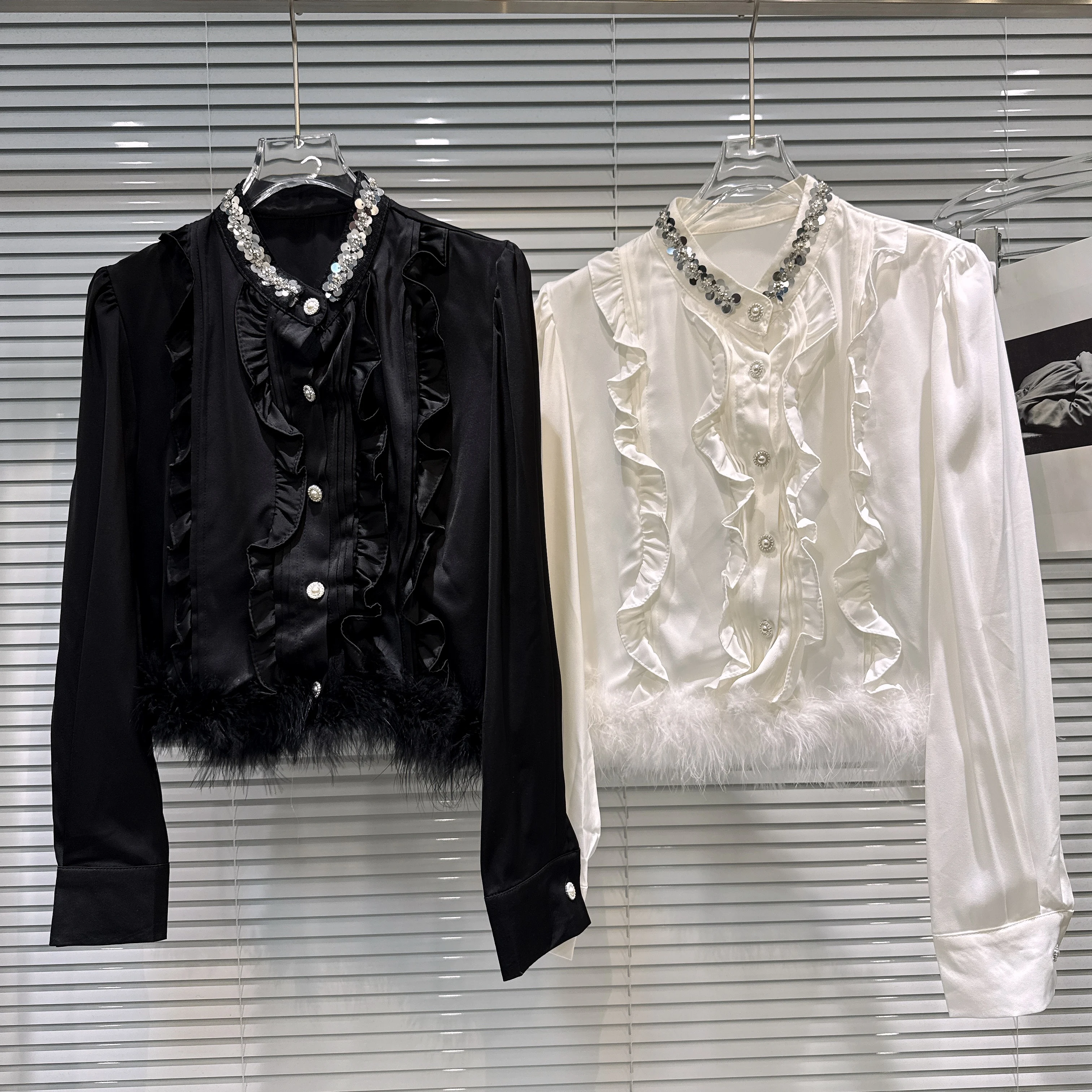 Gagarich 2025 Winter New Style French Style Glitter Stand Up Collar, Black Fungal Edge Hairy Edge Blouse Women Shirt Top
Gagarich 2025 Winter New Style French Style Glitter Stand Up Collar, Black Fungal Edge Hairy Edge Blouse Women Shirt Top