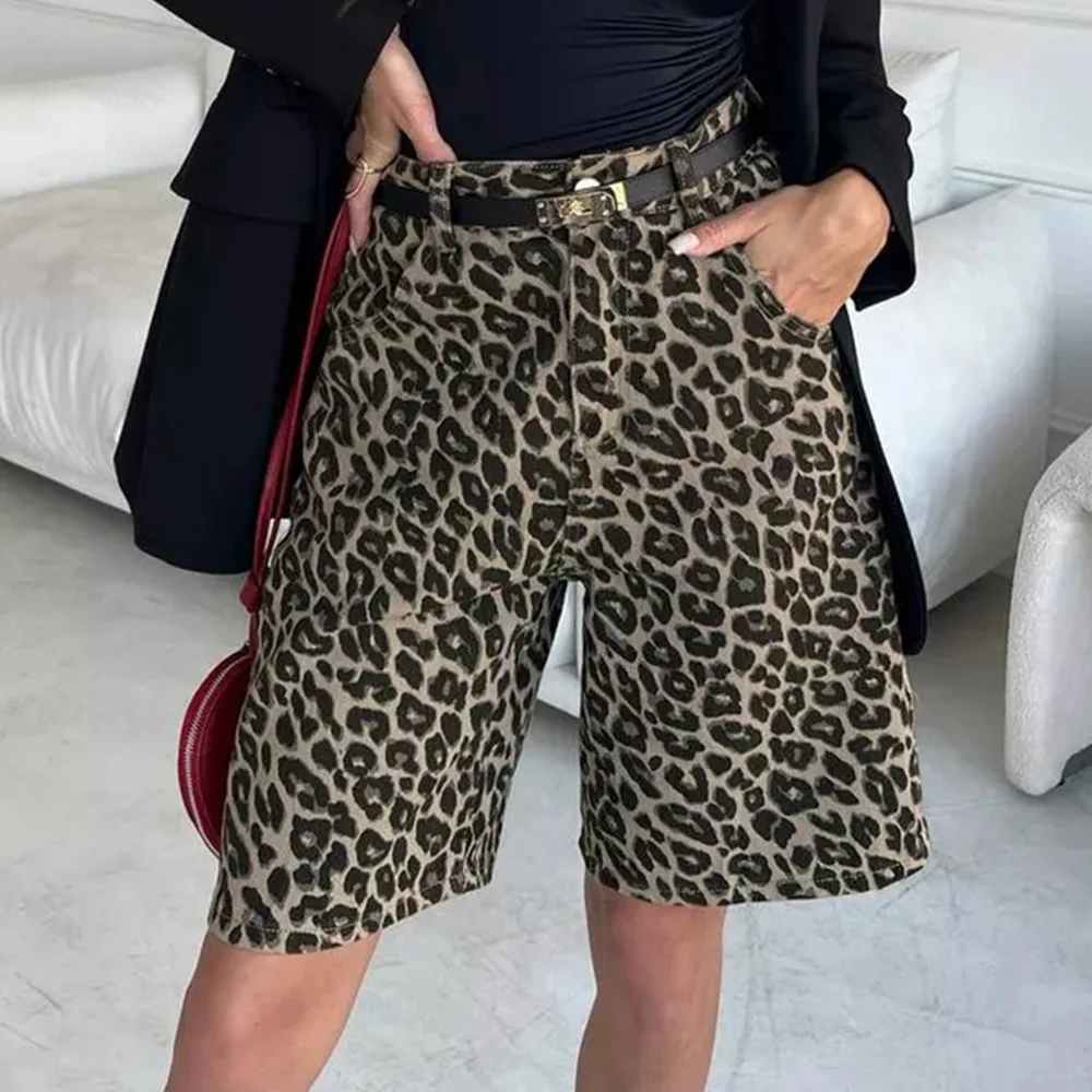 Pure Cotton Leopard Print Shorts 2025 Summer New Style Leopard Print Casual Loose Straight Leg Shorts
Pure Cotton Leopard Print Shorts 2025 Summer New Style Leopard Print Casual Loose Straight Leg Shorts