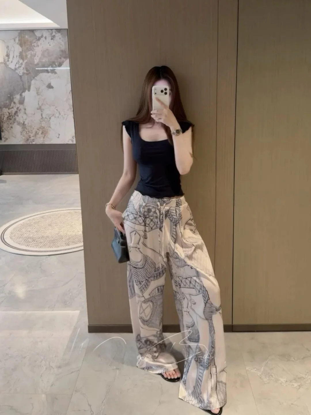 Pure Desire Style Square Collar Elastic Waist Top with Mushroom Sleeve And High Waist Printed Wide Leg Loose Feeling Casual P...
Pure Desire Style Square Collar Elastic Waist Top with Mushroom Sleeve And High Waist Printed Wide Leg Loose Feeling Casual P...
