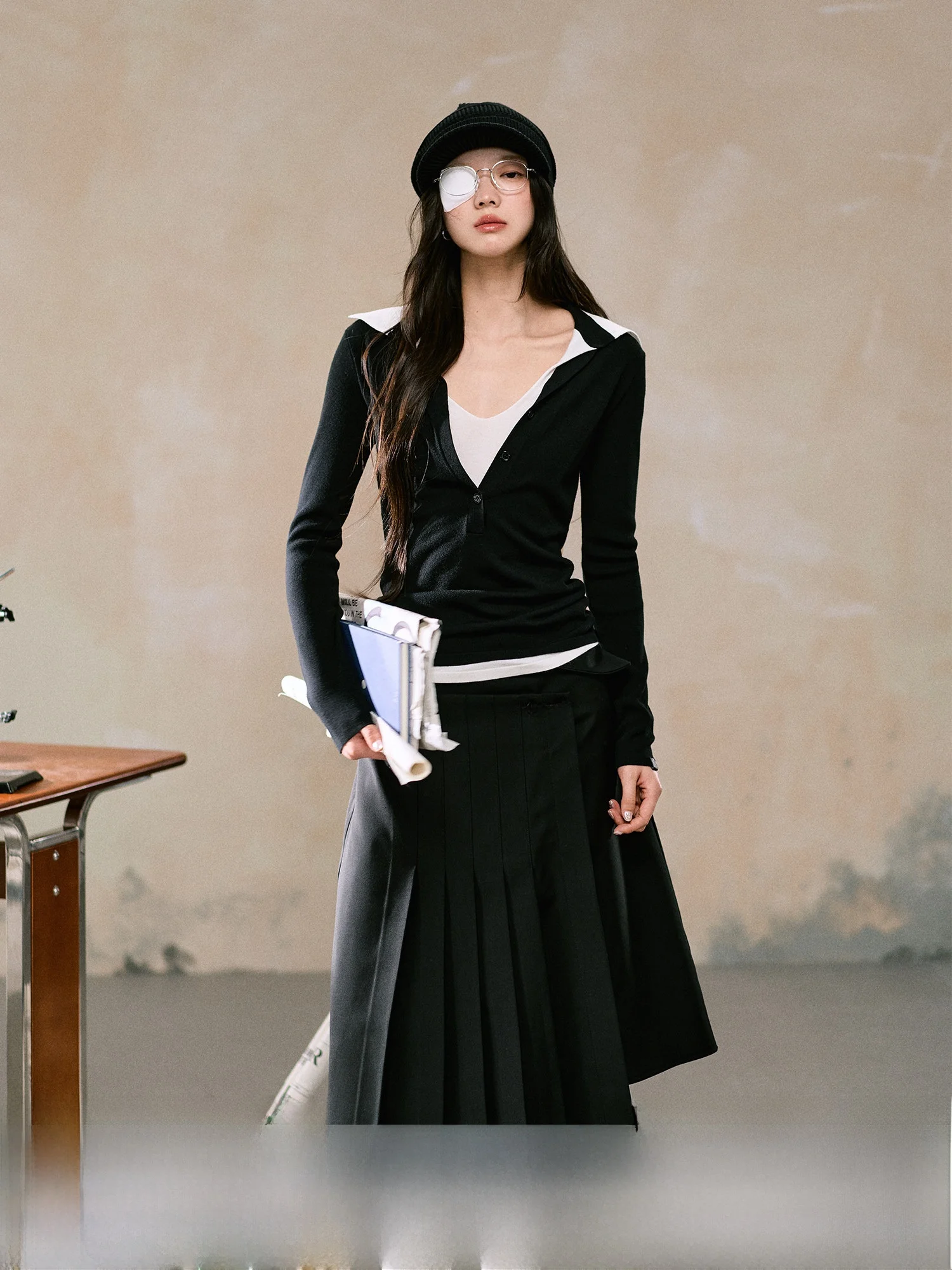 LaluneDuCiel Women's Knitted Sweater Design Sensation Color Blo Fake Two-Piece Slimming Inner Wear Top V-Ne Long Sve
LaluneDuCiel Women's Knitted Sweater Design Sensation Color Blo Fake Two-Piece Slimming Inner Wear Top V-Ne Long Sve