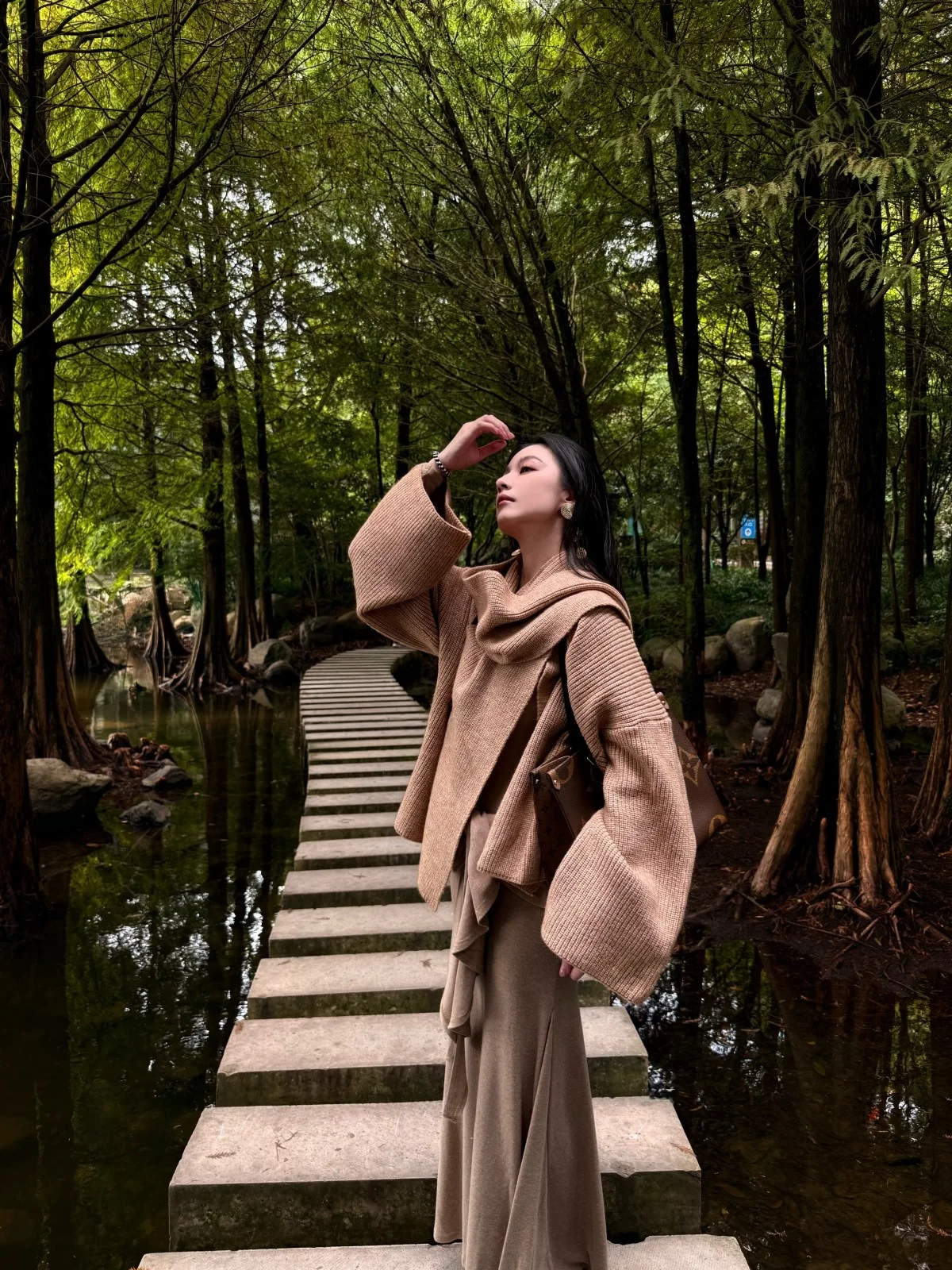 Женский вязаный свитер-кардиган SIMONA для осени и зимы, свободный крой, для повседневной носки, в стиле lazy fashion, с утепленным шарфом-воротником, утолщенный, с длинными рукавами
Женский вязаный свитер-кардиган SIMONA для осени и зимы, свободный крой, для повседневной носки, в стиле lazy fashion, с утепленным шарфом-воротником, утолщенный, с длинными рукавами