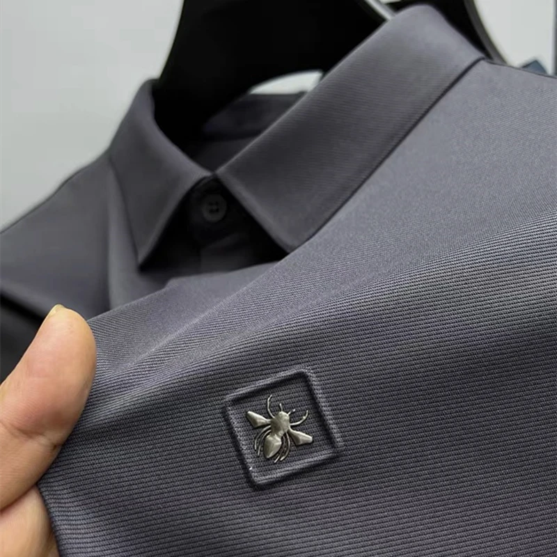 High End Ice Silk Long Sleeved Polo Shirt Men's Little Bee Luxury New2023 Lapel Autumn Embroidery Fashion Business T-shirt M-4XL
High End Ice Silk Long Sleeved Polo Shirt Men's Little Bee Luxury New2023 Lapel Autumn Embroidery Fashion Business T-shirt M-4XL