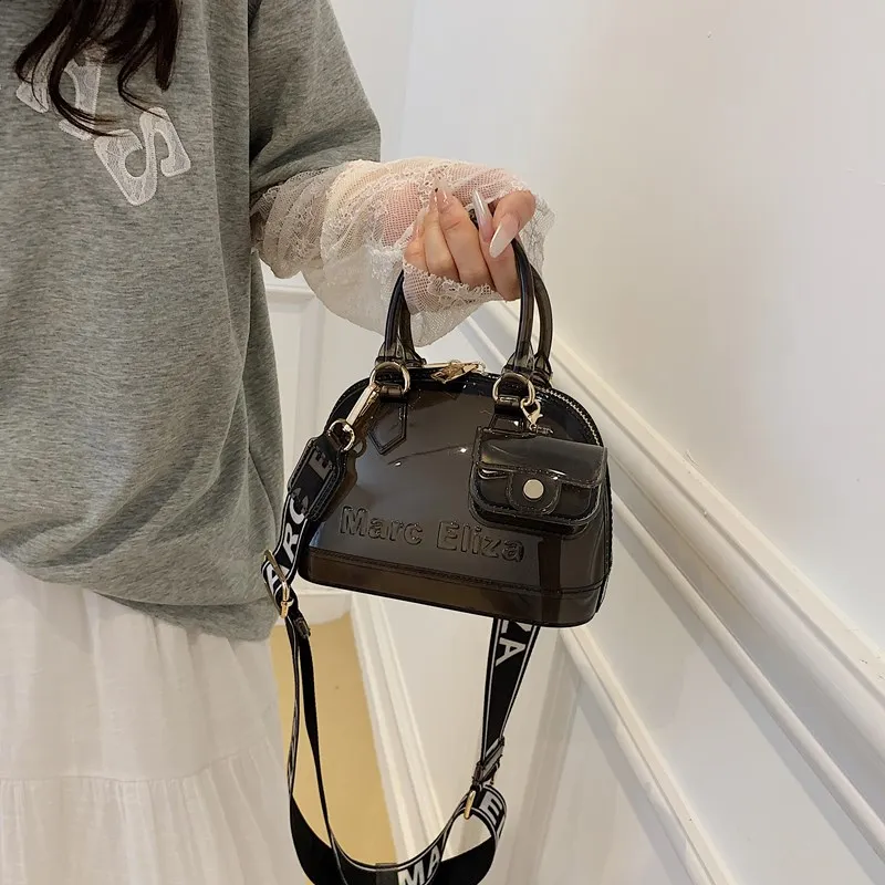 High-End Diaper Bag Trendy Letter Logo Tote Casual Business Shoulder Bag Unique Elegant Leather For Party Or Shopping
High-End Diaper Bag Trendy Letter Logo Tote Casual Business Shoulder Bag Unique Elegant Leather For Party Or Shopping