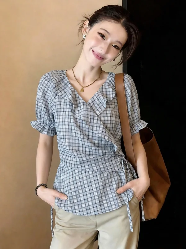 Summer New plus Size Women's Shirt Korean Style V-Neck Plaid Short Sleeve Bell Sleeve Waist-Cinching Shoulder-Length Top
Summer New plus Size Women's Shirt Korean Style V-Neck Plaid Short Sleeve Bell Sleeve Waist-Cinching Shoulder-Length Top