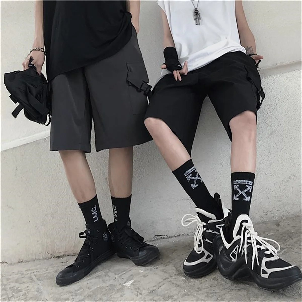 Men Summer Ribbons Hip Hop Cargo Shorts Casual Streetwear Shorts Mens Harajuku Punk Short Pants Bermuda Homme
Men Summer Ribbons Hip Hop Cargo Shorts Casual Streetwear Shorts Mens Harajuku Punk Short Pants Bermuda Homme