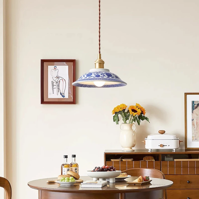 Chinese Style Blue and White Porcelain Pendant Lights LED Living Room Restaurant Study Bedroom Bedside Retro Brass Hanging Lamps
Chinese Style Blue and White Porcelain Pendant Lights LED Living Room Restaurant Study Bedroom Bedside Retro Brass Hanging Lamps