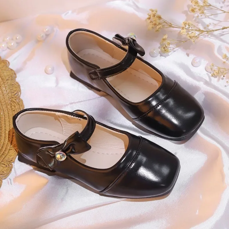 Girls Princess Shoes Simple Bows Chic for Kids Leather Shoes Elegant Pu 2025 Brand New Children Flat Shoes Casual Soft Sole
Girls Princess Shoes Simple Bows Chic for Kids Leather Shoes Elegant Pu 2025 Brand New Children Flat Shoes Casual Soft Sole