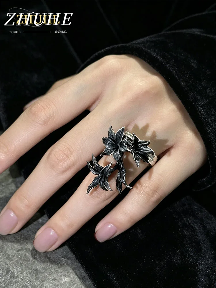 Unisex Sculpted Dark Flower Ring Copper Alloy Jewelry Accessories Edgy Finger Accessory For Women Men Retro Twig Floral Design D
Unisex Sculpted Dark Flower Ring Copper Alloy Jewelry Accessories Edgy Finger Accessory For Women Men Retro Twig Floral Design D