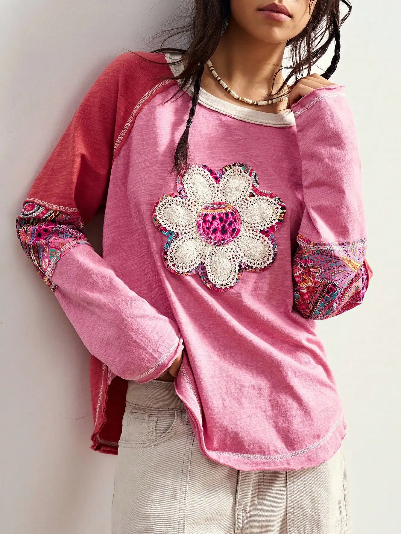 Женская футболка с цветочным аппликационным узором в стиле бохо, свободного кроя, с рукавами реглан, повседневный топ больших размеров
Женская футболка с цветочным аппликационным узором в стиле бохо, свободного кроя, с рукавами реглан, повседневный топ больших размеров