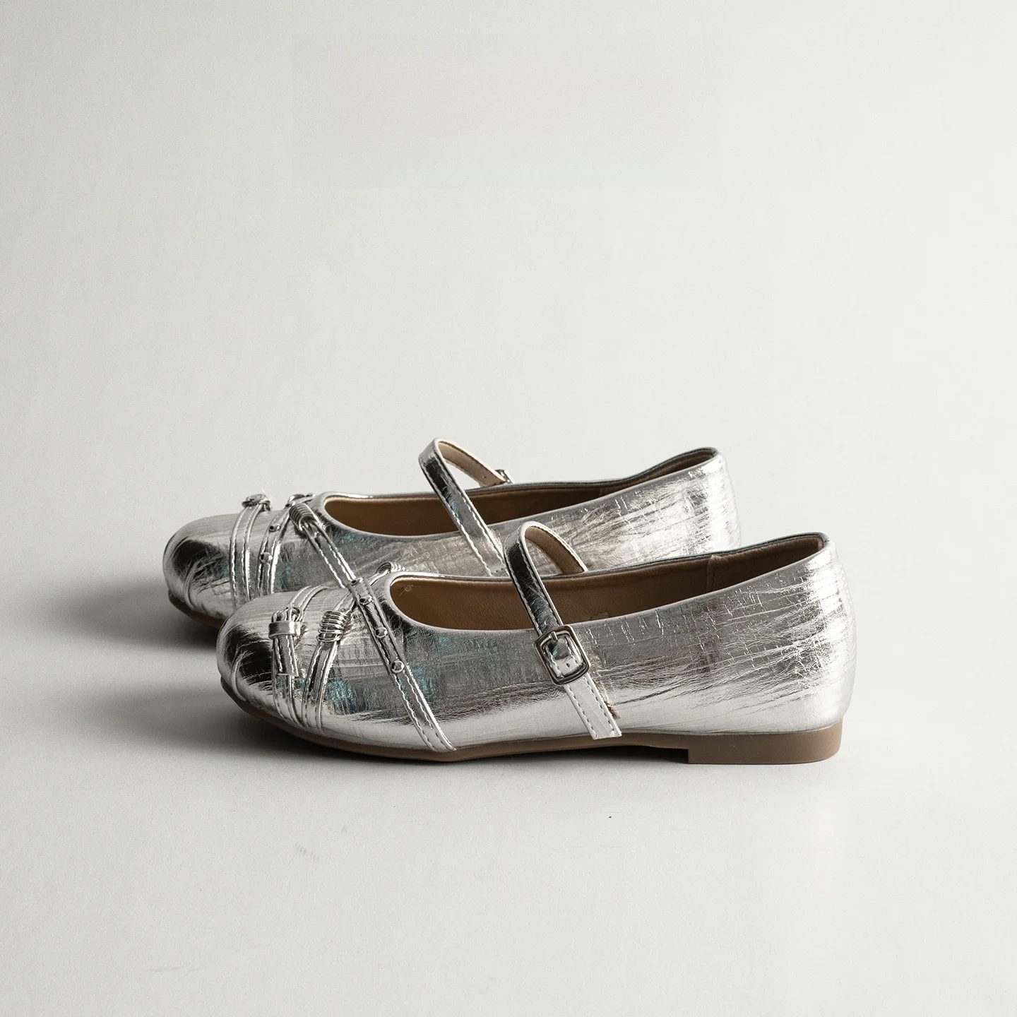 Silver Retro Flat Bottom Mary Jane Shoes Women's round Head Gentle Fairy Style Commute Low Cut Ballet Single Shoes
Silver Retro Flat Bottom Mary Jane Shoes Women's round Head Gentle Fairy Style Commute Low Cut Ballet Single Shoes