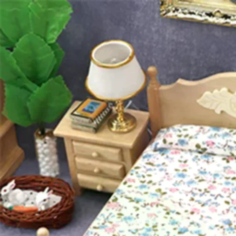 1Pc 1:12 Dollhouse Miniature Bedroom Double Bed European Simulation Furniture Model Living Scene Decor Toy
1Pc 1:12 Dollhouse Miniature Bedroom Double Bed European Simulation Furniture Model Living Scene Decor Toy