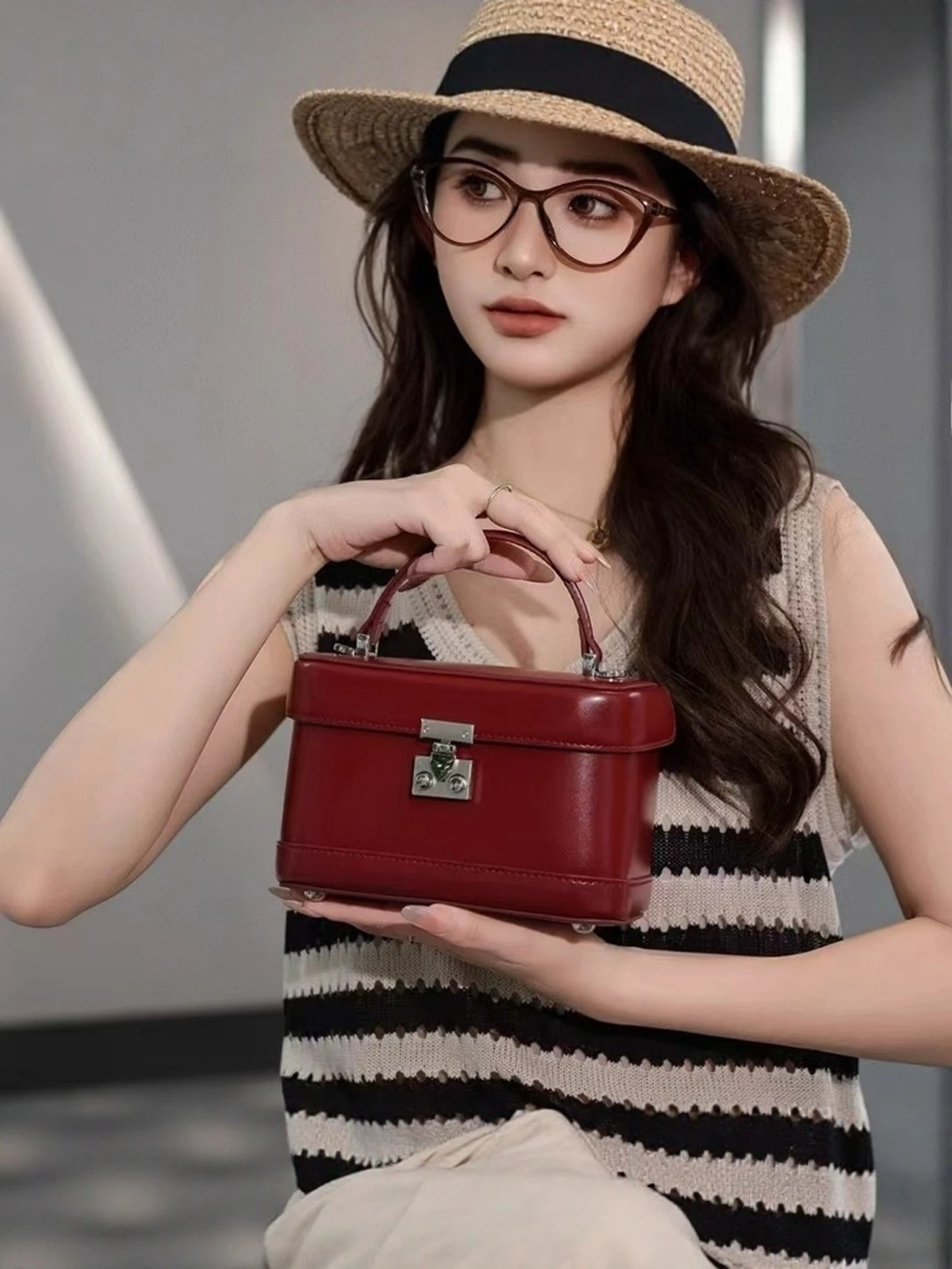 Красная кожаная сумка-коробка, модный женский кошелек, свадебная сумка, осень-зима, новая маленькая роскошная изысканная сумка для мамы
Красная кожаная сумка-коробка, модный женский кошелек, свадебная сумка, осень-зима, новая маленькая роскошная изысканная сумка для мамы