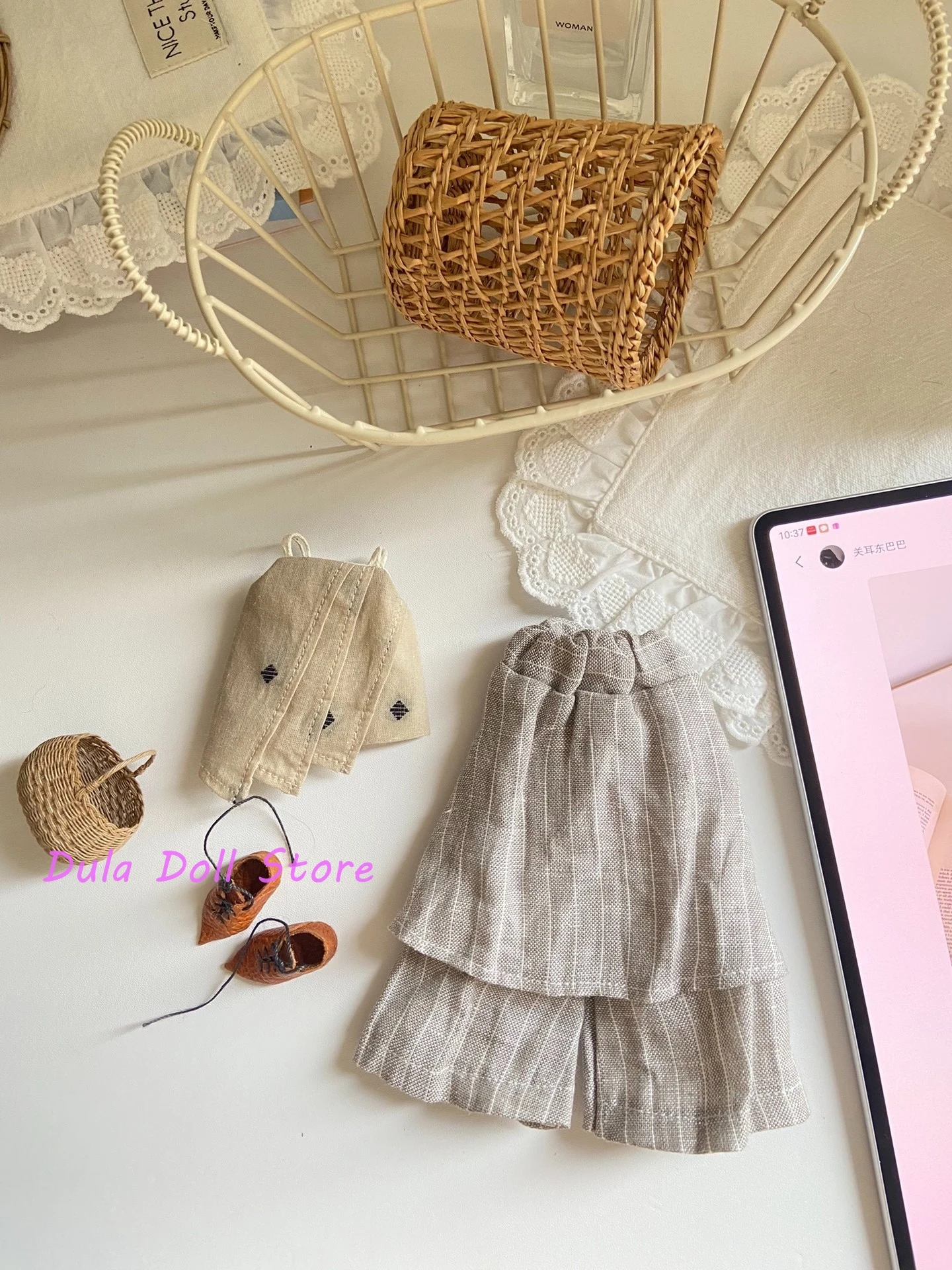 2026 Dula Doll Clothes dress Japanese simple camisole top linen hakama set for Blythe ob24 ob22 Licca JerryB 1/6 Doll
2026 Dula Doll Clothes dress Japanese simple camisole top linen hakama set for Blythe ob24 ob22 Licca JerryB 1/6 Doll