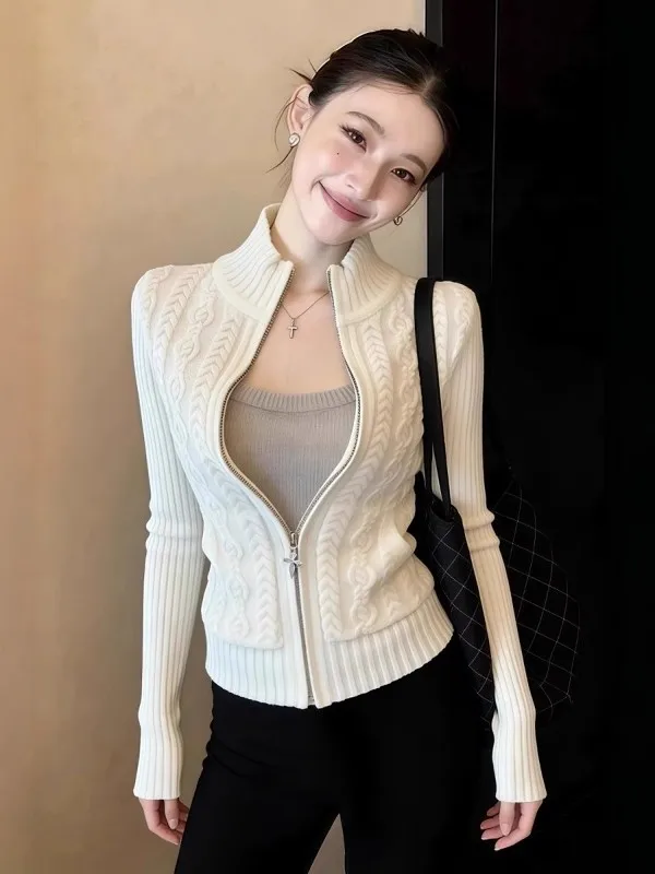 Zipper Knitted Sweater Jacket Women Early Spring High Waist Bear Fur Knitted Open Cardigan Zipper Stand Collar Slim Fit Style
Zipper Knitted Sweater Jacket Women Early Spring High Waist Bear Fur Knitted Open Cardigan Zipper Stand Collar Slim Fit Style