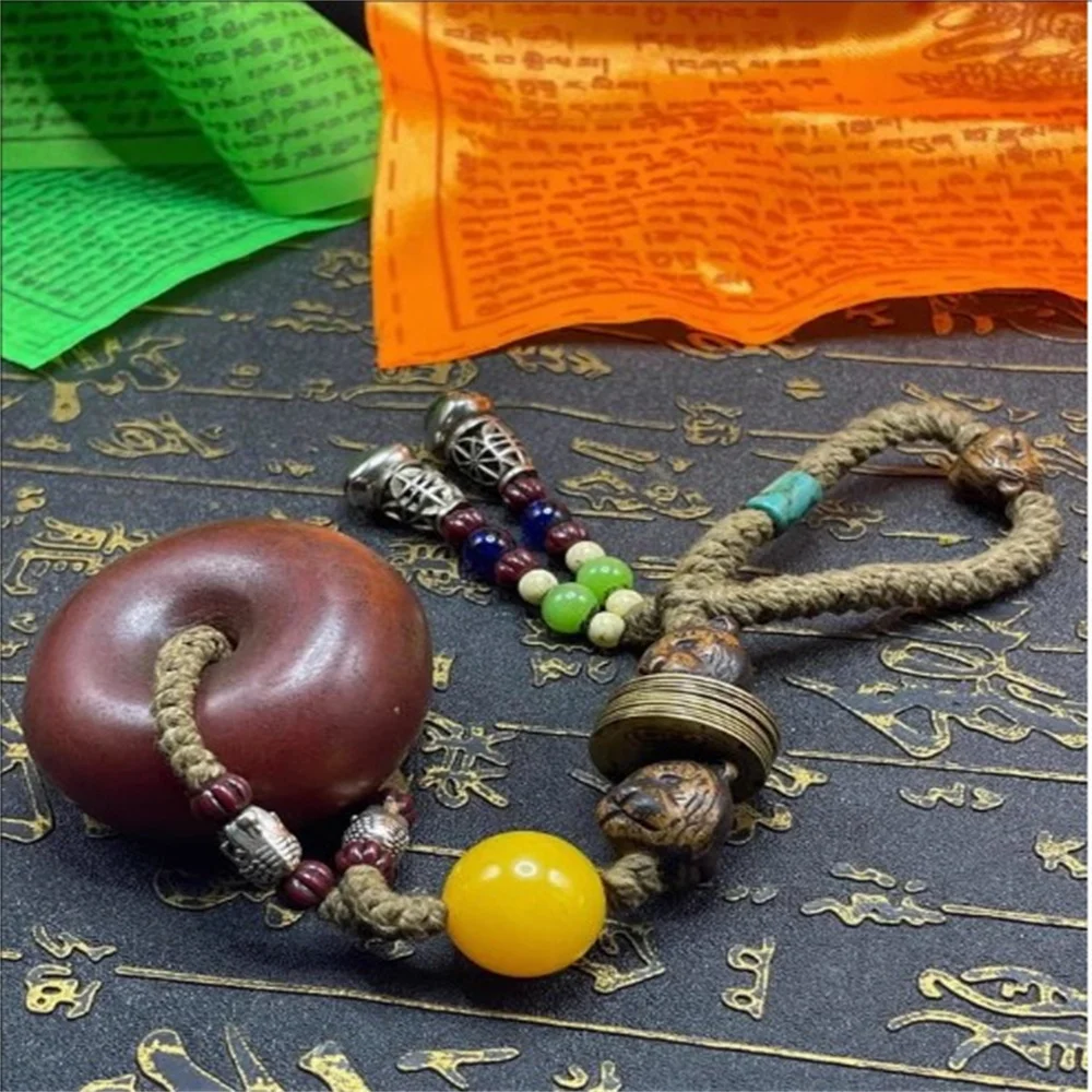 Antique collection: Rural collection of old wax safety buckles, with delicate material and beautiful shape
Antique collection: Rural collection of old wax safety buckles, with delicate material and beautiful shape