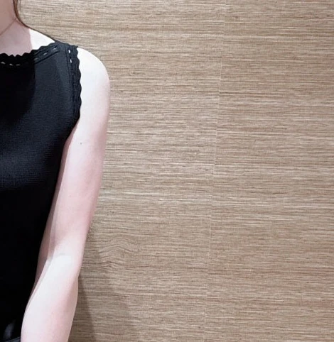 Женское черное трикотажное платье с белой оборкой, без рукавов, с круглым вырезом, облегающее, элегантное мини-платье для офиса
Женское черное трикотажное платье с белой оборкой, без рукавов, с круглым вырезом, облегающее, элегантное мини-платье для офиса