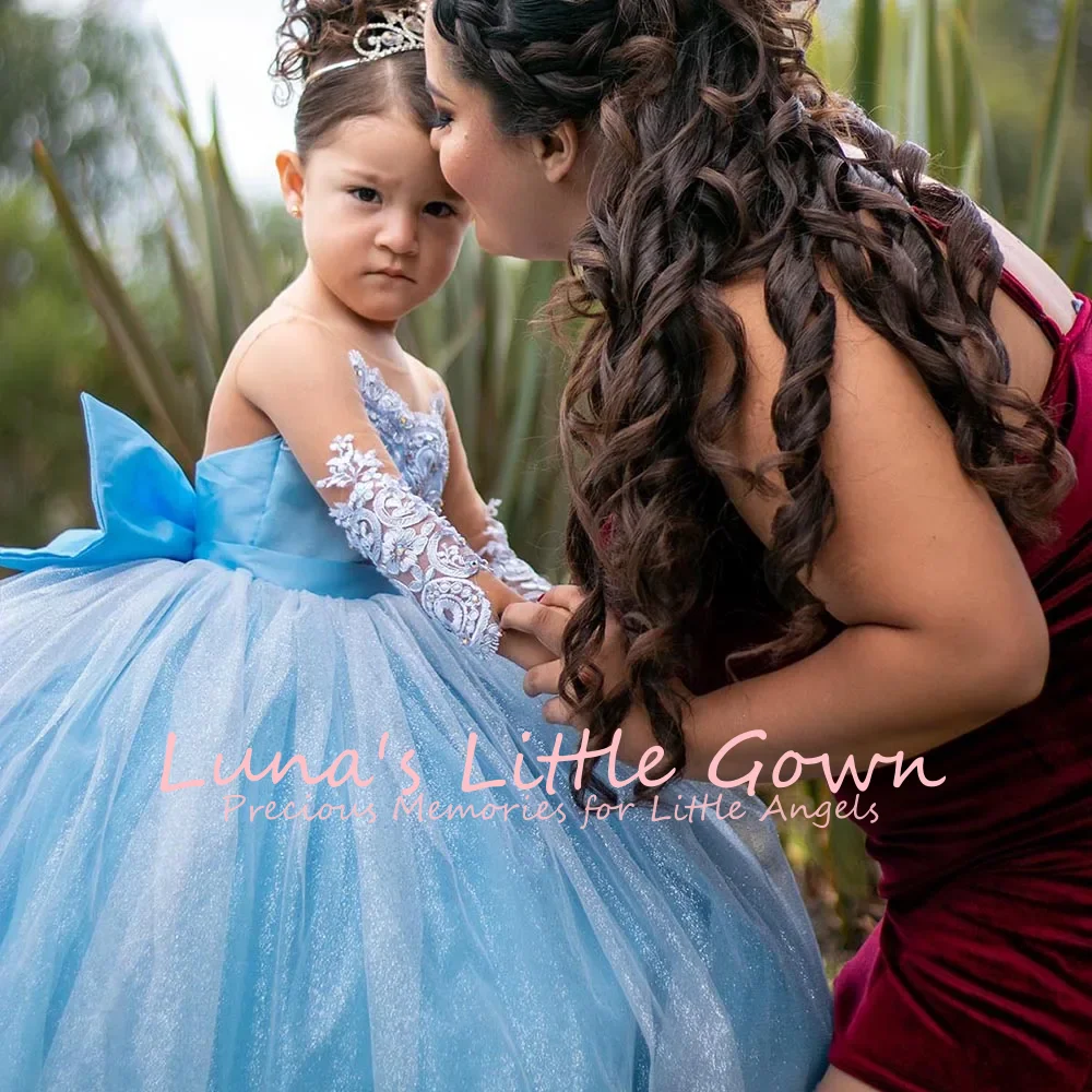 Sky Blue Long Sleeve Lace Beaded Flower Girl Dress Illusion Neck Big Side Bow Glitter Tulle Train Kids Pageant Gown Customized
Sky Blue Long Sleeve Lace Beaded Flower Girl Dress Illusion Neck Big Side Bow Glitter Tulle Train Kids Pageant Gown Customized