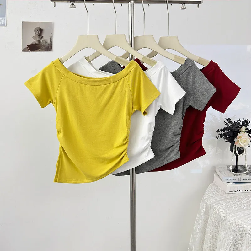 Летняя женская футболка с открытыми плечами, однотонная, с простым модным дизайном и складками, короткий рукав, облегающий крой, для стильных девушек
Летняя женская футболка с открытыми плечами, однотонная, с простым модным дизайном и складками, короткий рукав, облегающий крой, для стильных девушек