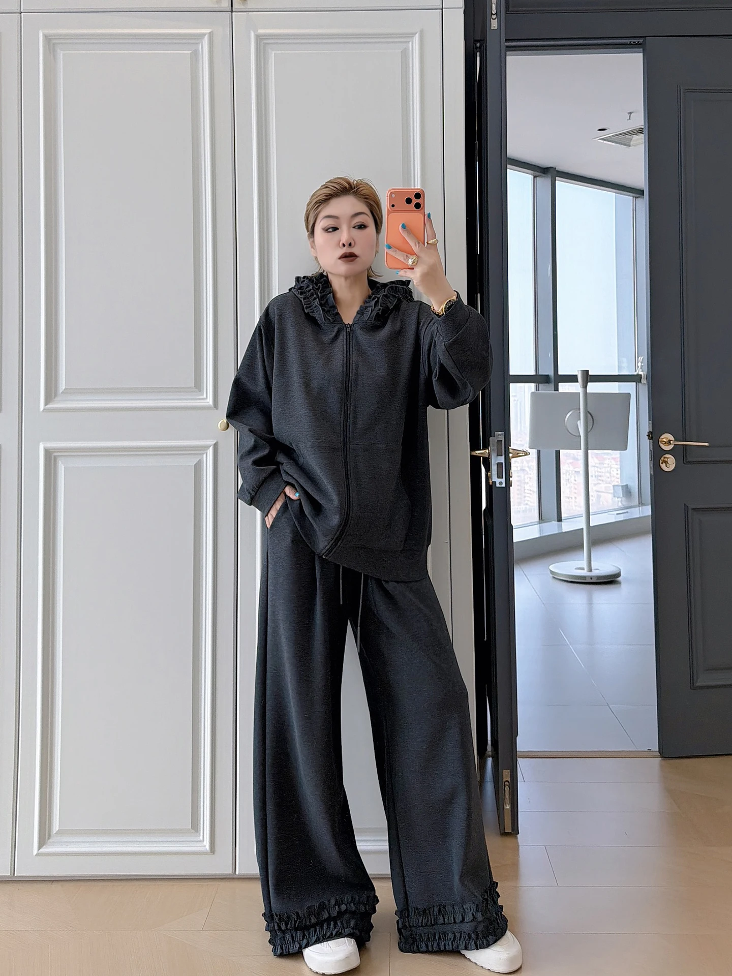 Spring 2026 plus Size Women's Slimming Casual Outfit Two-Piece Set Hoodie Jacket Pants for Heavy Girls Fashionable Commute Style
Spring 2026 plus Size Women's Slimming Casual Outfit Two-Piece Set Hoodie Jacket Pants for Heavy Girls Fashionable Commute Style