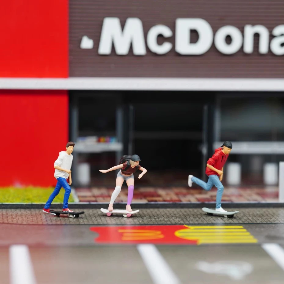 Diorama 1/64 Miniature Figure Roller Skating Boys Girls Garage Scenes Minifigure Model Kit DIY Craft Toys Miniatura Figure
Diorama 1/64 Miniature Figure Roller Skating Boys Girls Garage Scenes Minifigure Model Kit DIY Craft Toys Miniatura Figure